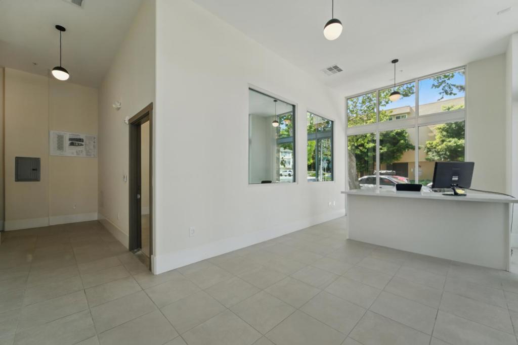 1667 San Carlos Avenue 101