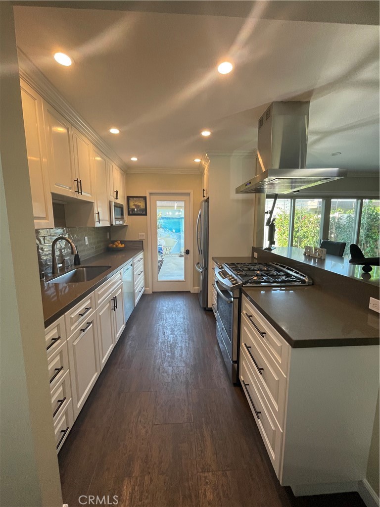 9852 Coral Cove Circle