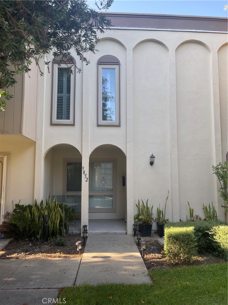 9852 Coral Cove Circle