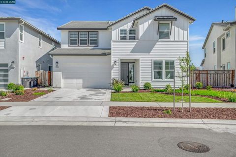 Photo of 3368 Mulholland Dr Dr, Lathrop, CA 95330 (MLS # 41131384)