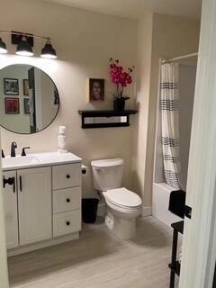 Royal Palms Condos - Residential Lease