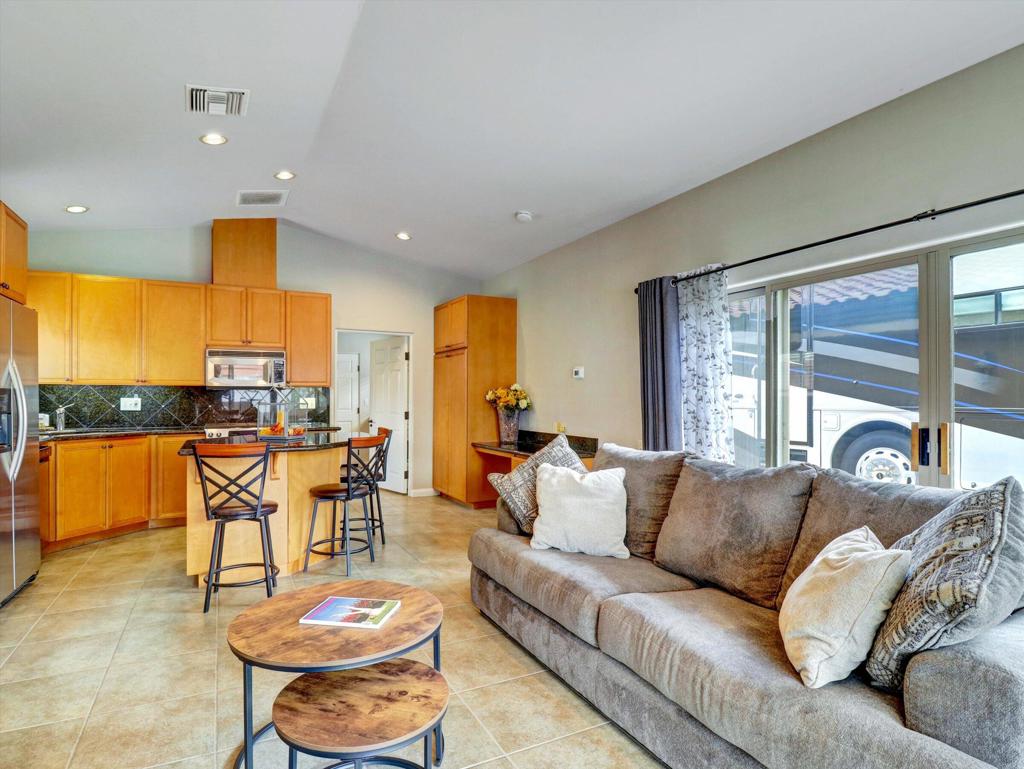 Vineyards Mtr Coach - Residential