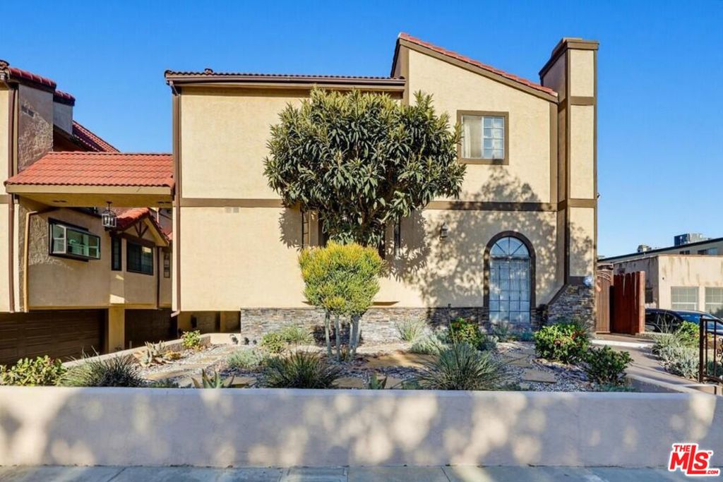212 La France Avenue
