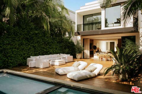 Photo of 515 N Harper Avenue, Los Angeles, CA 90048 (MLS # 26856811)