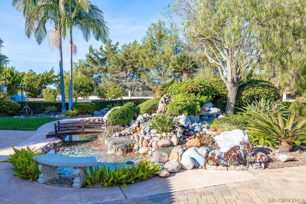 1350 Lupine Hills