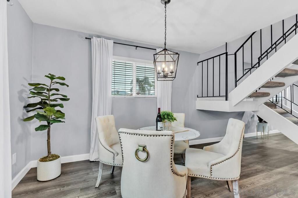 listing image 130721404108213447891