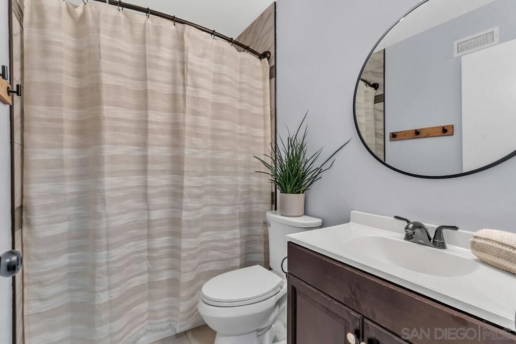 listing image 130726495584336021263