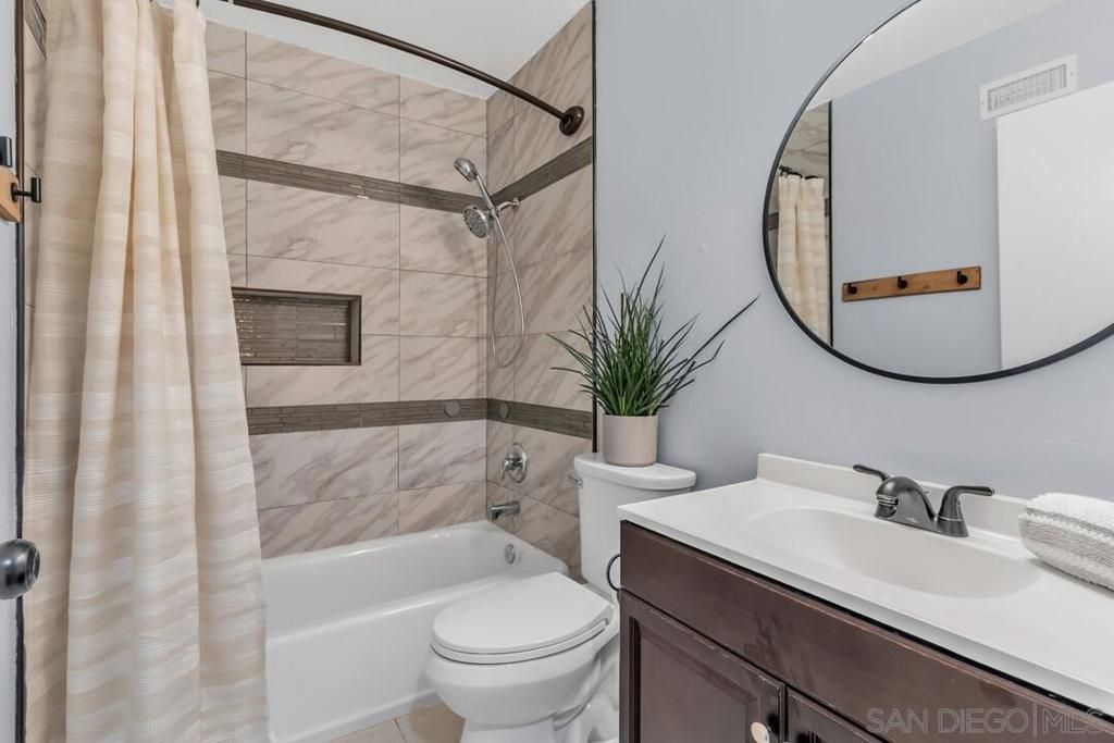 listing image 130729438479423850830