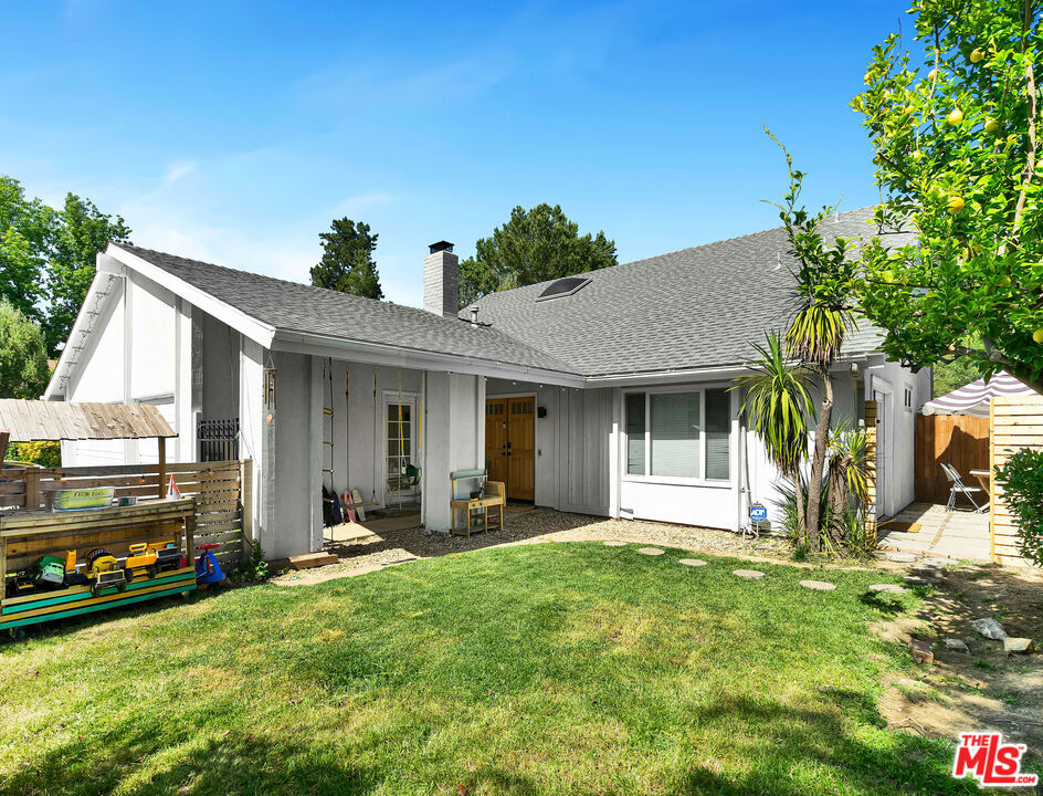3952 Patrick Henry Place