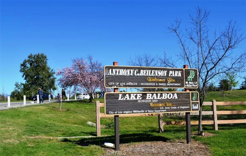 Van Nuys, California 91406, United States, 3 Bedrooms Bedrooms, ,2 BathroomsBathrooms,Residential,Active,236100