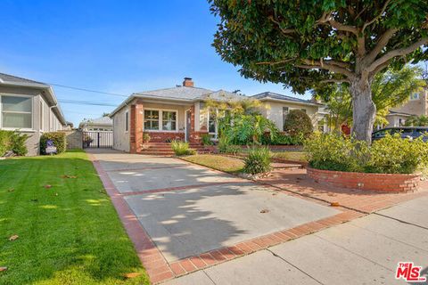 Photo of 7432 Westlawn Avenue, Los Angeles, CA 90045 (MLS # 25620569)