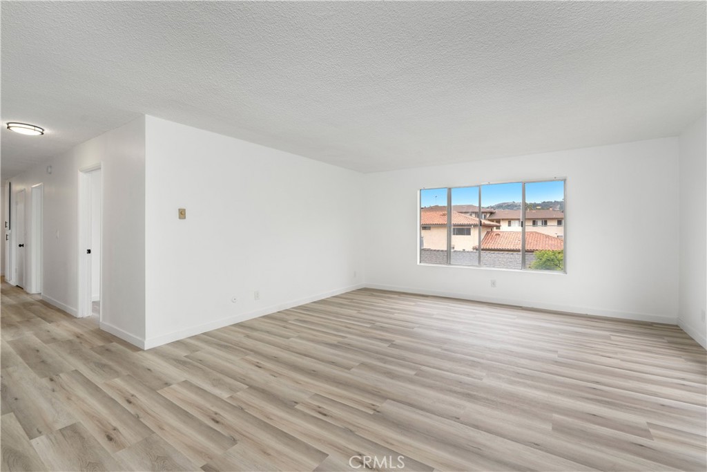 935 W 10th Street