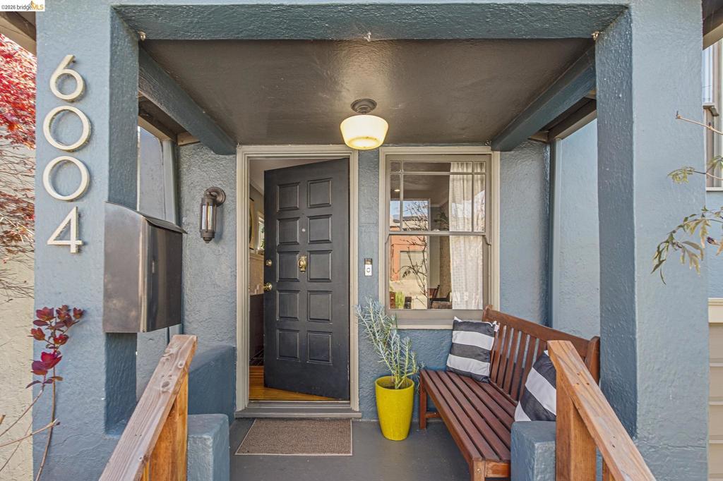 6004 6004 Orchard Ave