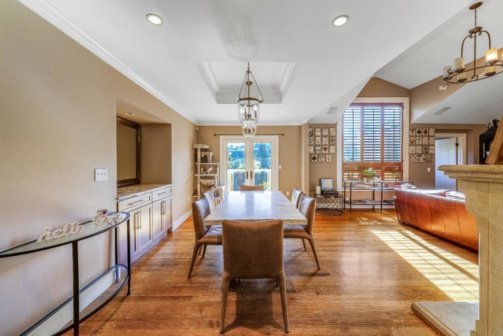 772 Knoll Drive