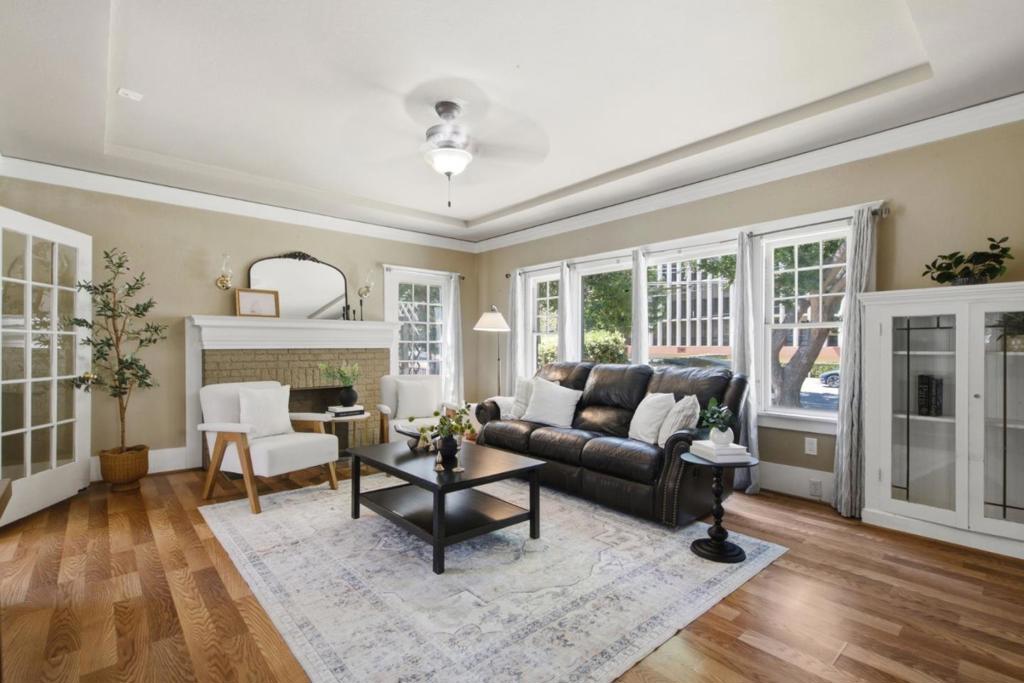 230 S 10th Street
