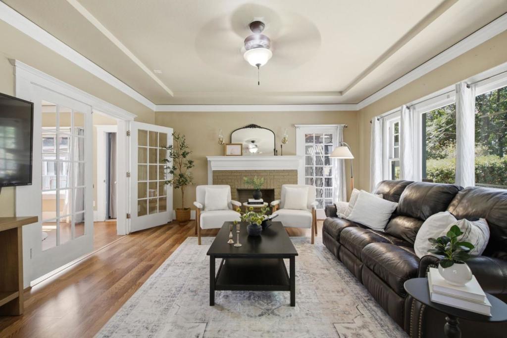 230 S 10th Street
