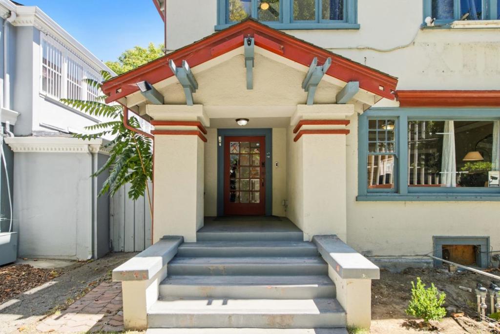 230 S 10th Street