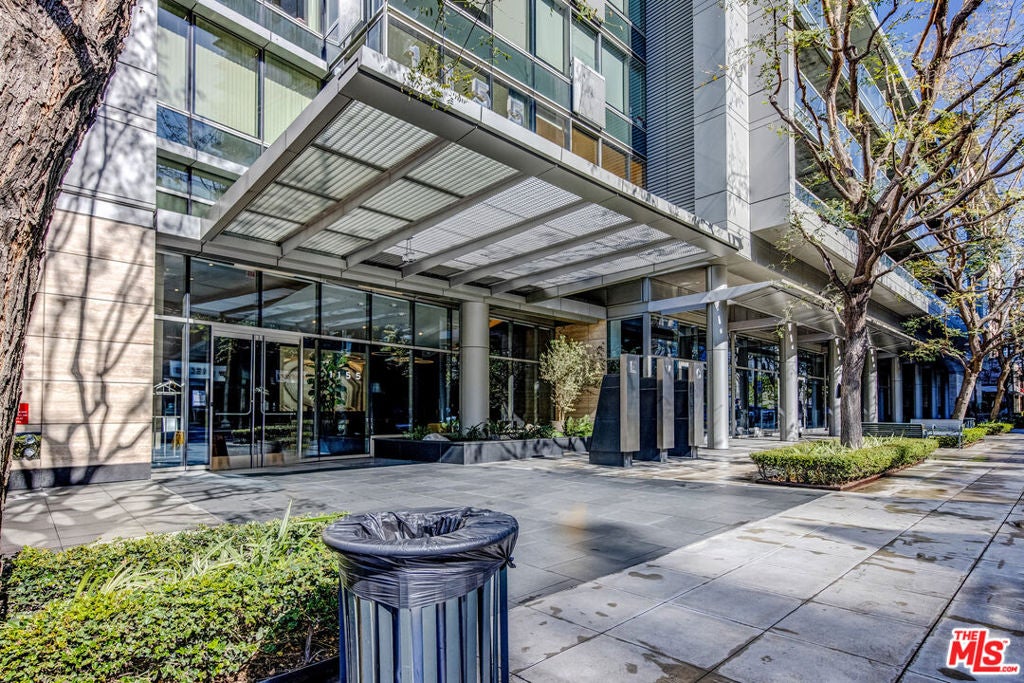 1155 S GRAND Avenue 1012