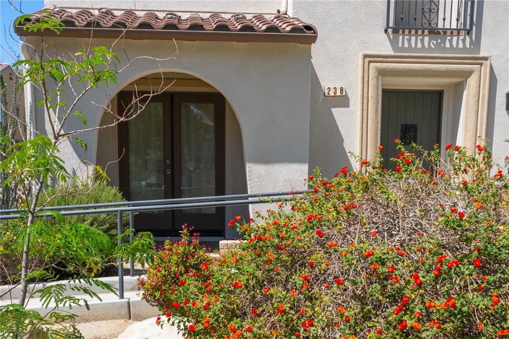 238 Paseo Gregario