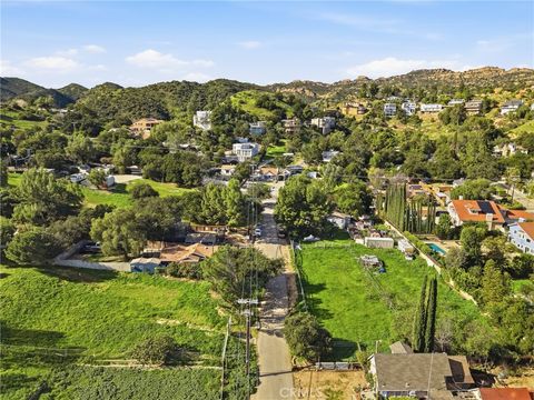 Tiny photo for 23956 Los Rosas Street, West Hills, CA 91304 (MLS # SR26009491)