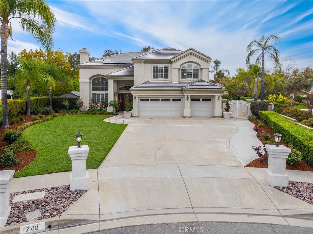 748 E Mariposa Drive