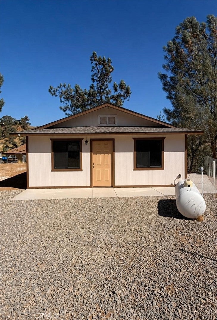 Photo 1 of 22 — 103 Mardella, Wofford Heights, CA 93285