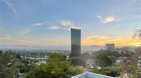 Photo of 3915 Fredonia Drive, Studio City, CA 90068 (MLS # SR26190544)