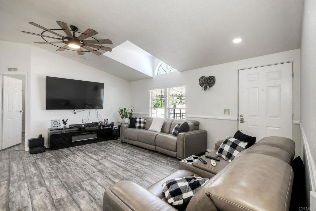 1333 olive Ave. 62