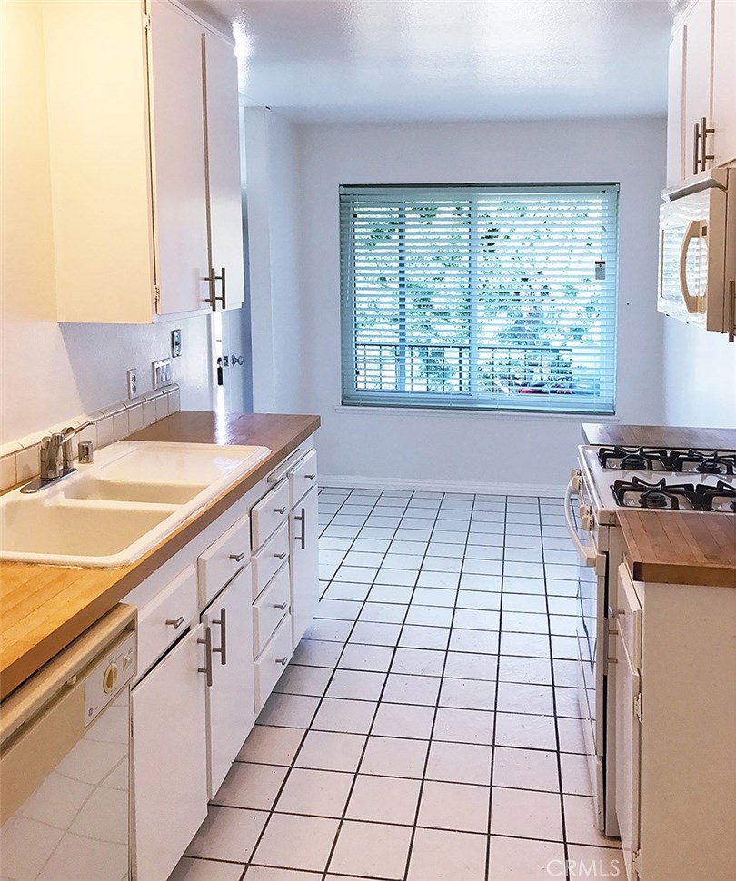 Aliso Villas (AV) - Residential