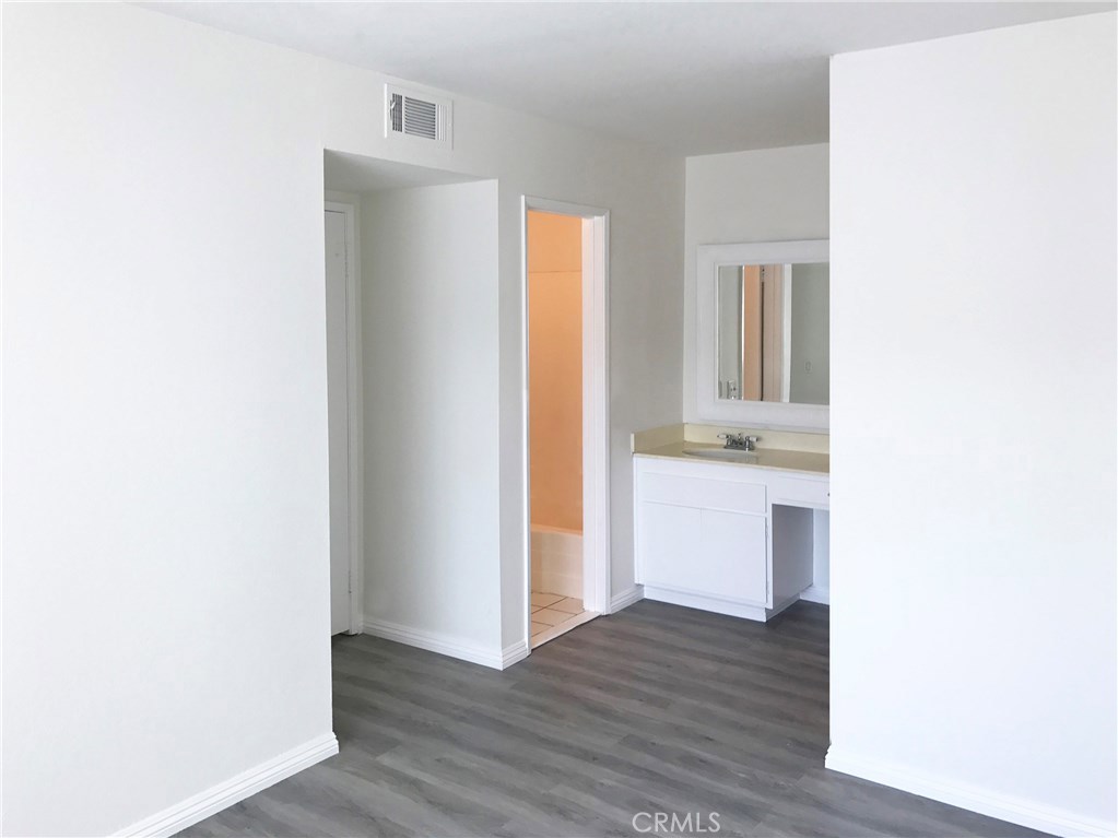 Aliso Villas (AV) - Residential