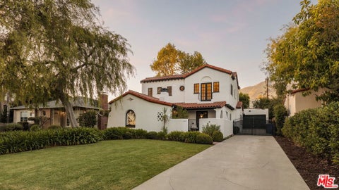 Photo of 1501 New York Drive, Altadena, CA 91001 (MLS # 26865827)