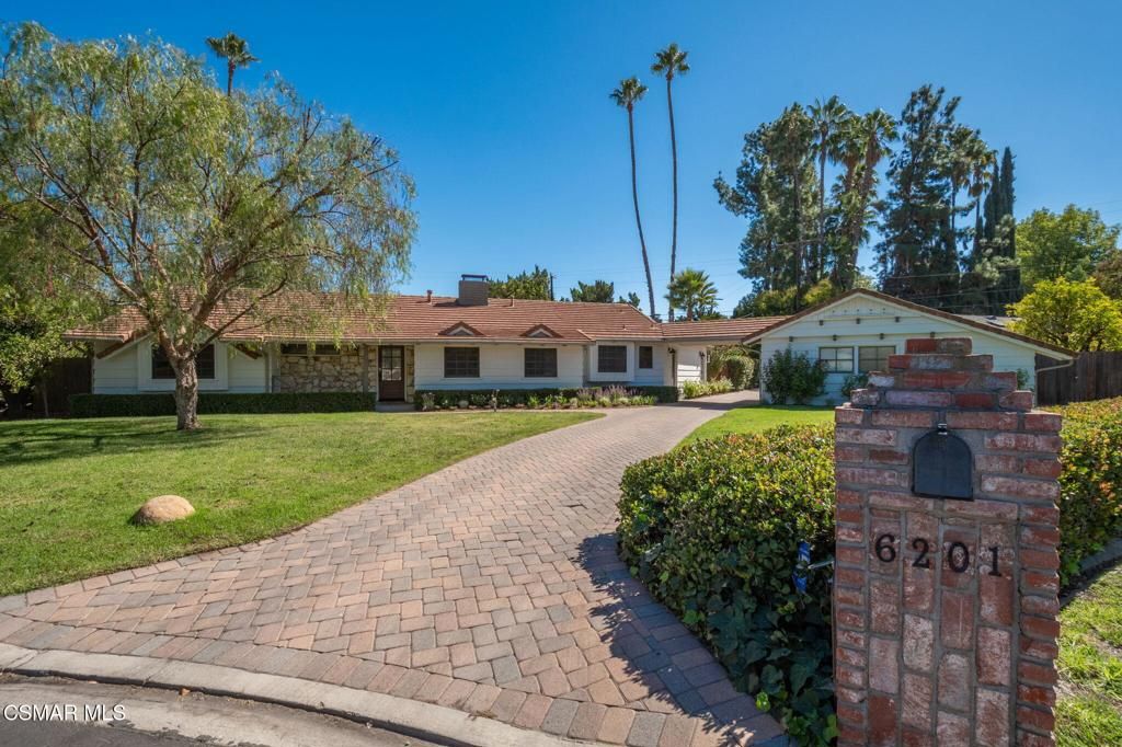 Photo of 6201 Melba Avenue, Woodland Hills, CA 91367 (MLS # 225004989)