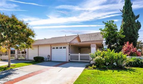 Photo of 170 Spanish Moss Place, Camarillo, CA 93010 (MLS # 225005368) Photo of 170 Spanish Moss Place, Camarillo, CA 93010 (MLS # 225005368)