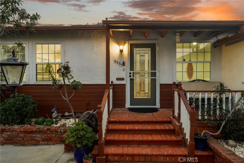 3535 S Bentley Avenue