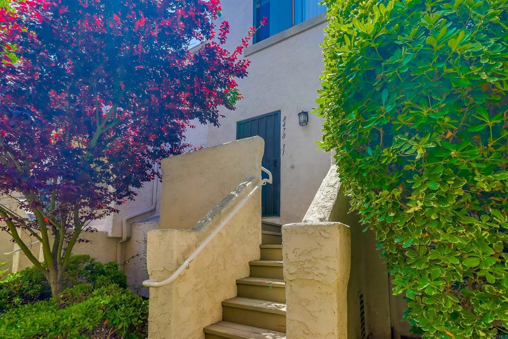 8470 Via Sonoma 31