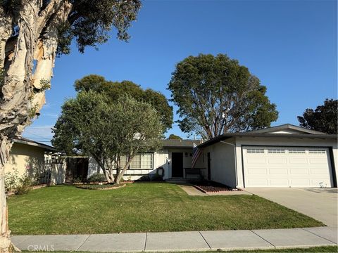 Photo of 3268 Michigan Ave, Costa Mesa, CA 92626 (MLS # LG26041897)