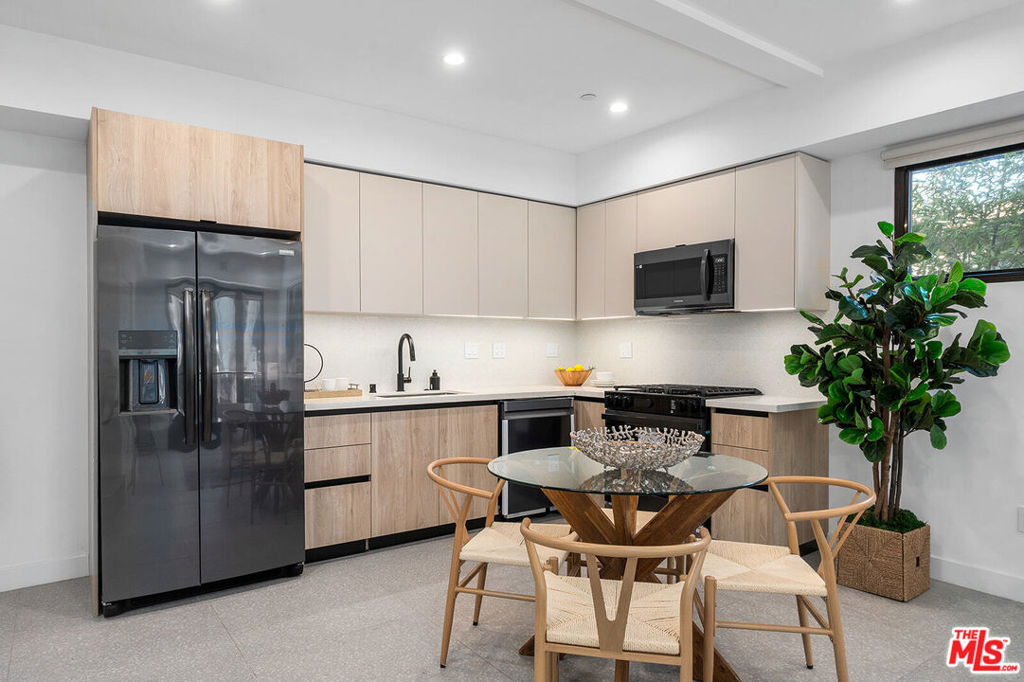 1016 N Martel Avenue