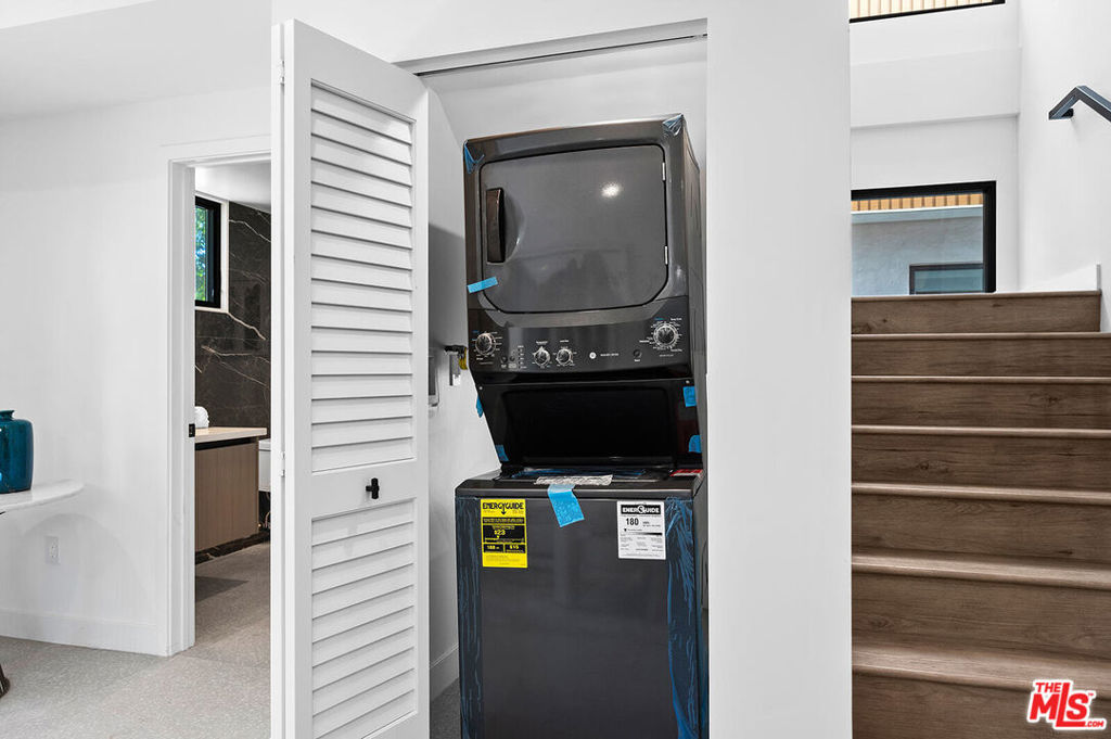 1016 N Martel Avenue