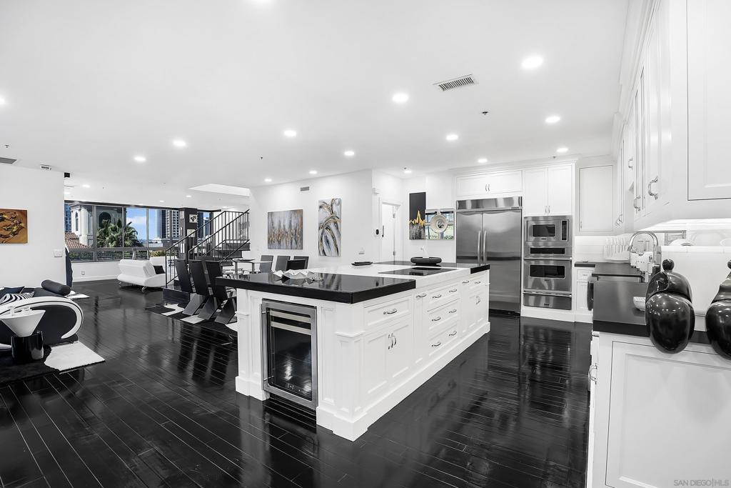 700 Front St 505
