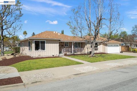 Photo of 4583 Richmond Ave Ave, Fremont, CA 94536 (MLS # 41127061)