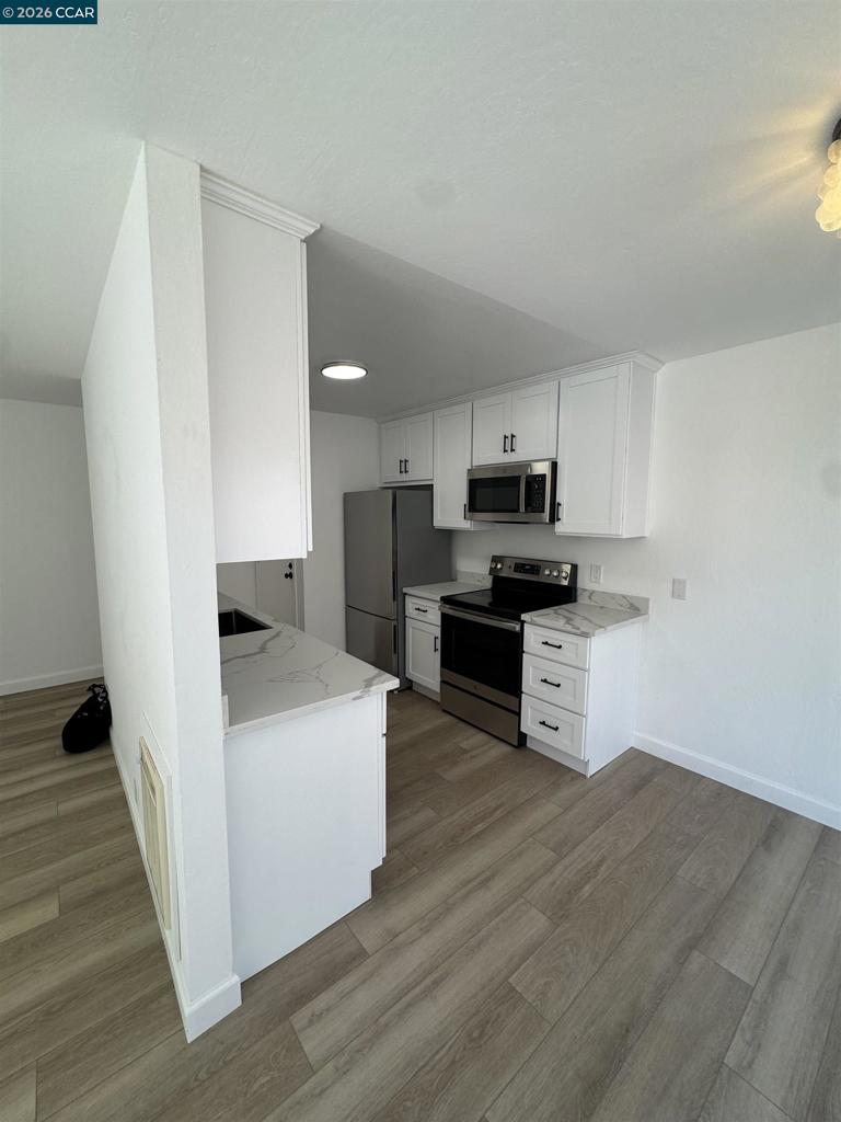 8975 8975 Alcosta Blvd 116