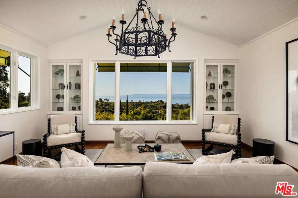 Santa Barbara, California 93108, United States, 4 Bedrooms Bedrooms, ,5 BathroomsBathrooms,Residential,Active,105449