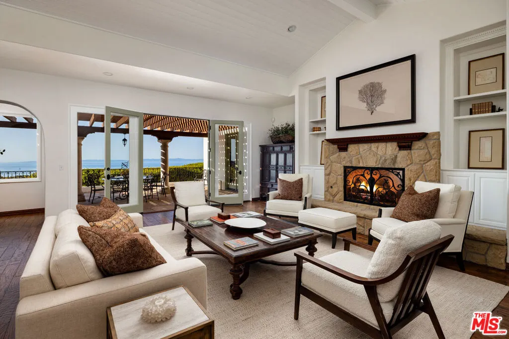 Santa Barbara, California 93108, United States, 4 Bedrooms Bedrooms, ,5 BathroomsBathrooms,Residential,Active,105449