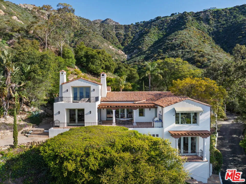 Santa Barbara, California 93108, United States, 4 Bedrooms Bedrooms, ,5 BathroomsBathrooms,Residential,Active,105449