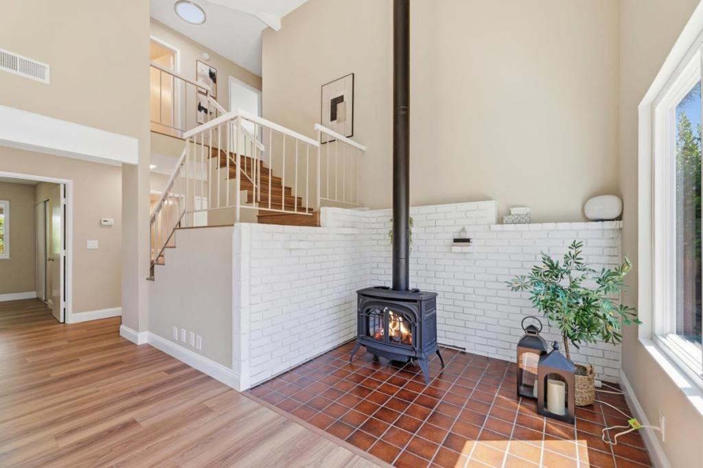 569 Gaundabert Lane