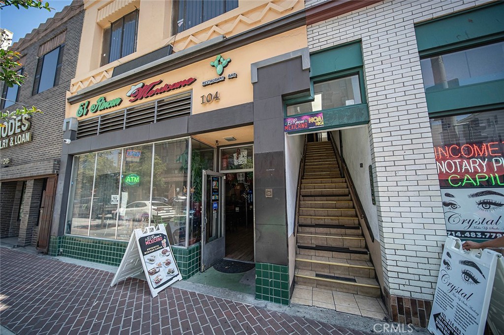 104 E 4th St