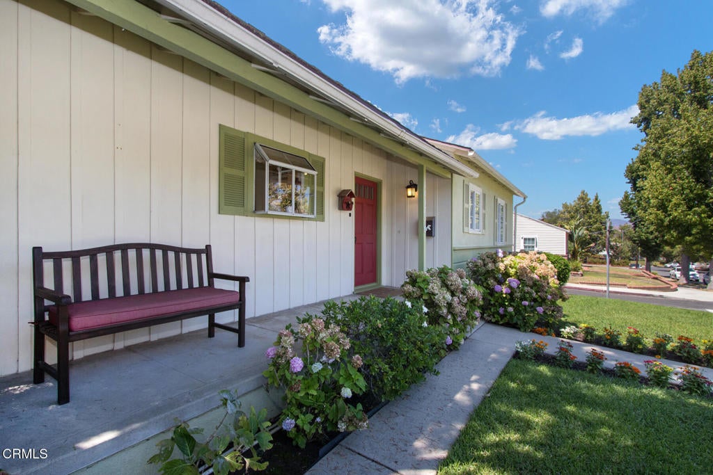 10373 Newhome Avenue, Sunland CA 91040