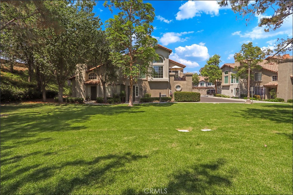 30 Tamarac Place