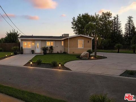 Photo of 10931 Shellabarger Road, Bakersfield, CA 93312 (MLS # 25585773)