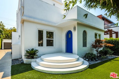 Photo of 8718 Rosewood Avenue, West Hollywood, CA 90048 (MLS # 26862259)